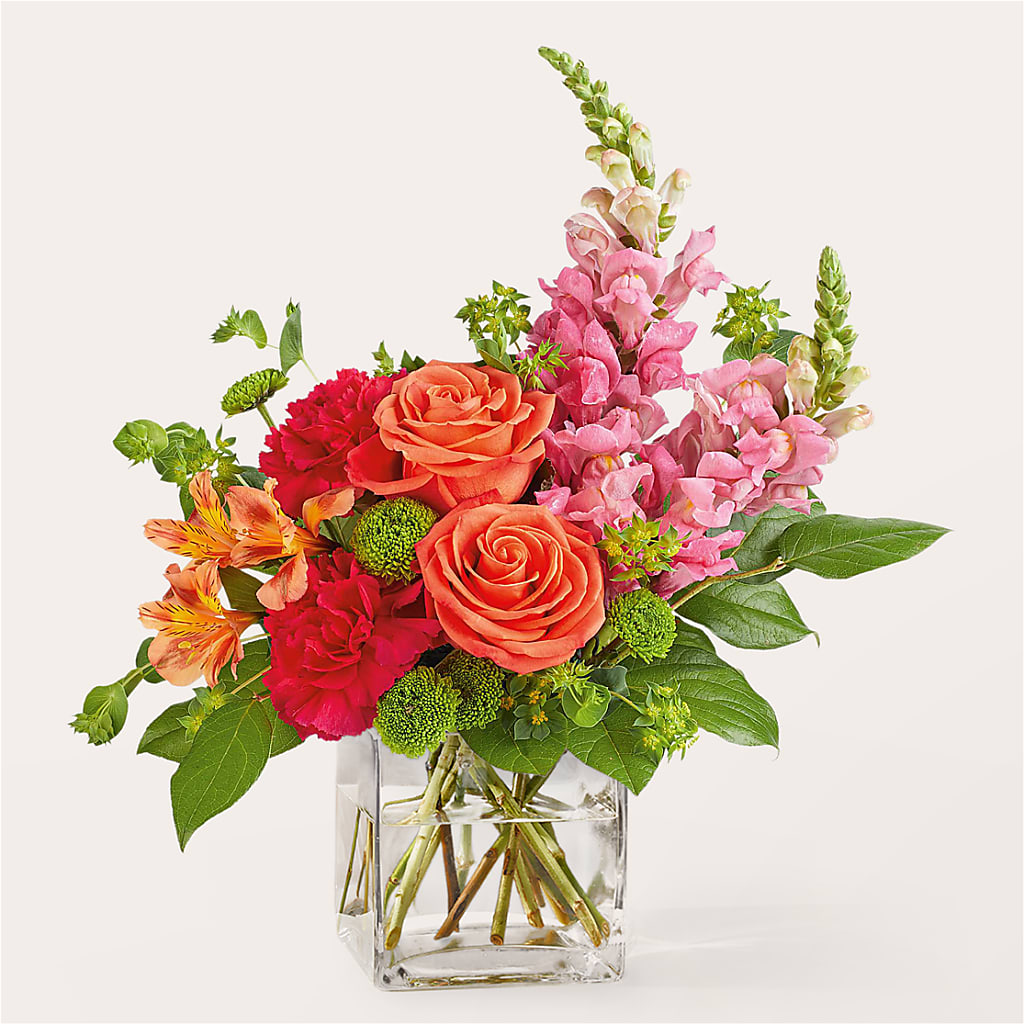 Cosmopolitan Bouquet – Pettles Flowers, Salina KS