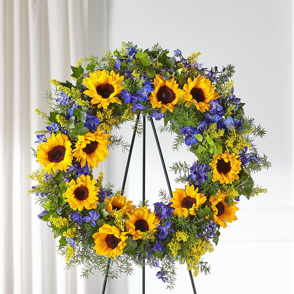 Bright Rays Wreath – Pettles Flowers, Salina KS