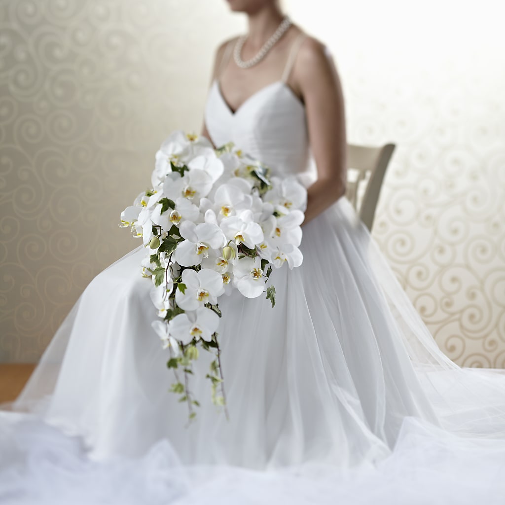 Classic White Bouquet – Pettles Flowers, Salina KS