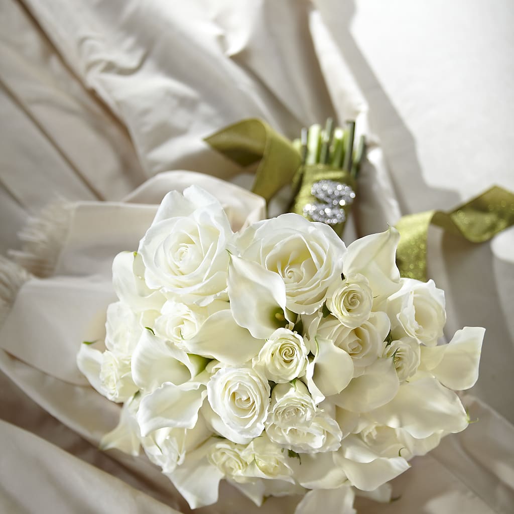 Serene Highness Bouquet – Pettles Flowers, Salina KS