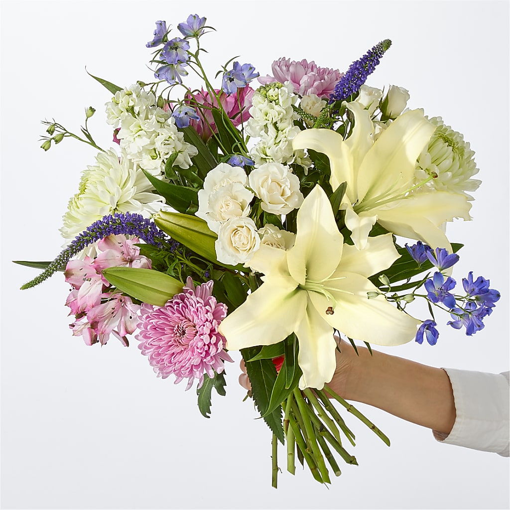 Winter Celebration Bouquet –  Pettles Flowers, Salina KS